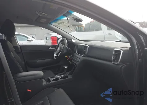 2020 Kia Sportage Lx z USA, uszkodzony, nr VIN KNDPMCAC4L7639037